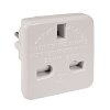921.001 WS (RoHS)Reiseadapter 3-polig Farbe weiß Steckerseite Schutzkontaktstecker Belgien/Frankreich/Deutschland/Polen/