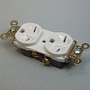 76160.2.15.250W USA Einbausteckdose 2-fach 3-polig 15 A 250 V weiß